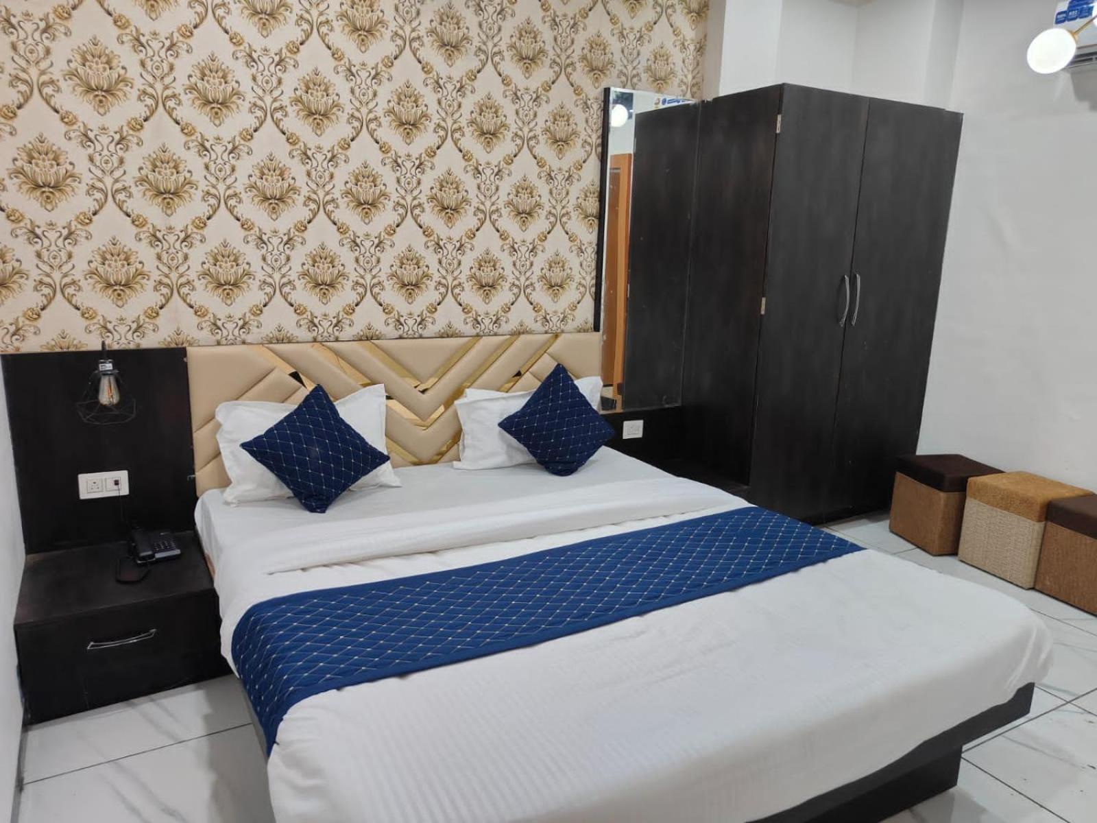 Rk Hotel & Restaurant Dewas Exterior photo